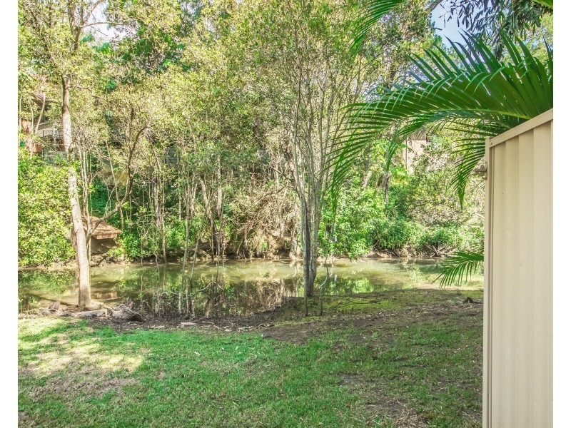 6 Akes Avenue, Southport QLD 4215