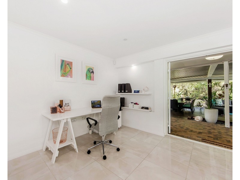 6 Akes Avenue, Southport QLD 4215