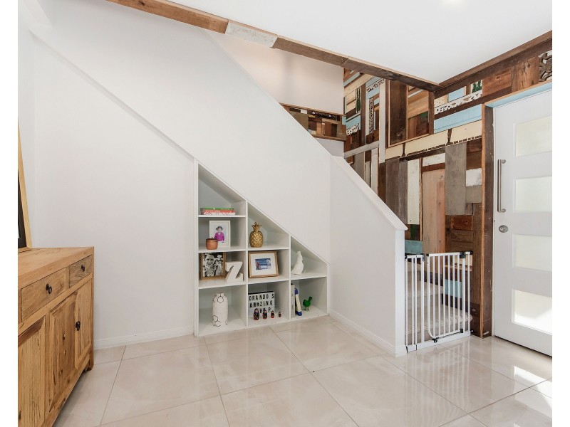 6 Akes Avenue, Southport QLD 4215