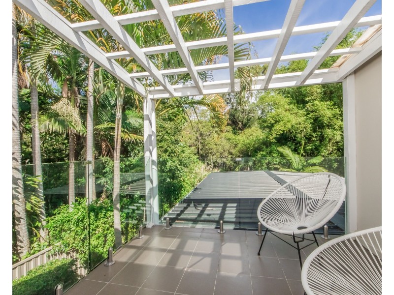 6 Akes Avenue, Southport QLD 4215