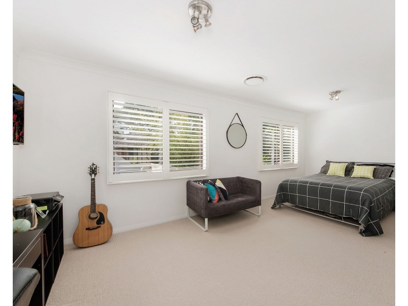 6 Akes Avenue, Southport QLD 4215