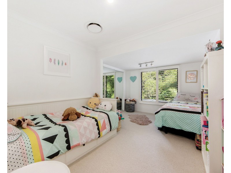 6 Akes Avenue, Southport QLD 4215