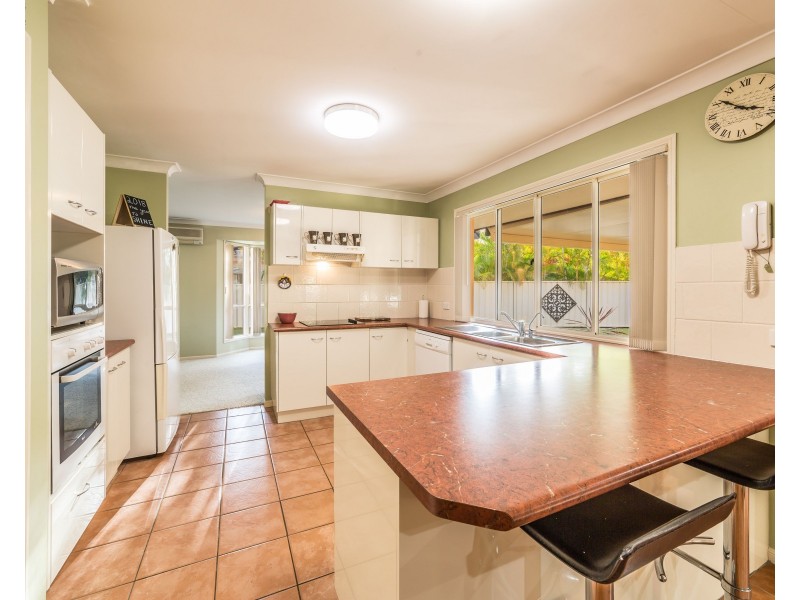 11 Tee Trees Boulevard, Arundel QLD 4214