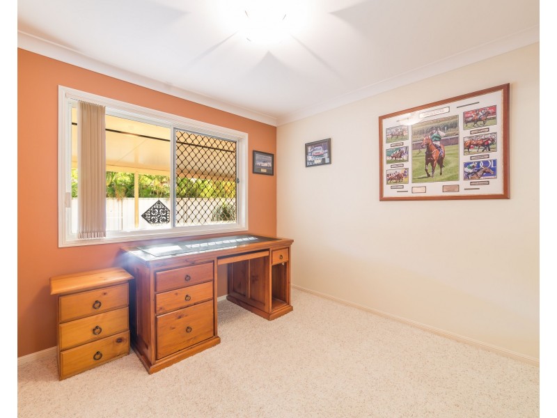 11 Tee Trees Boulevard, Arundel QLD 4214