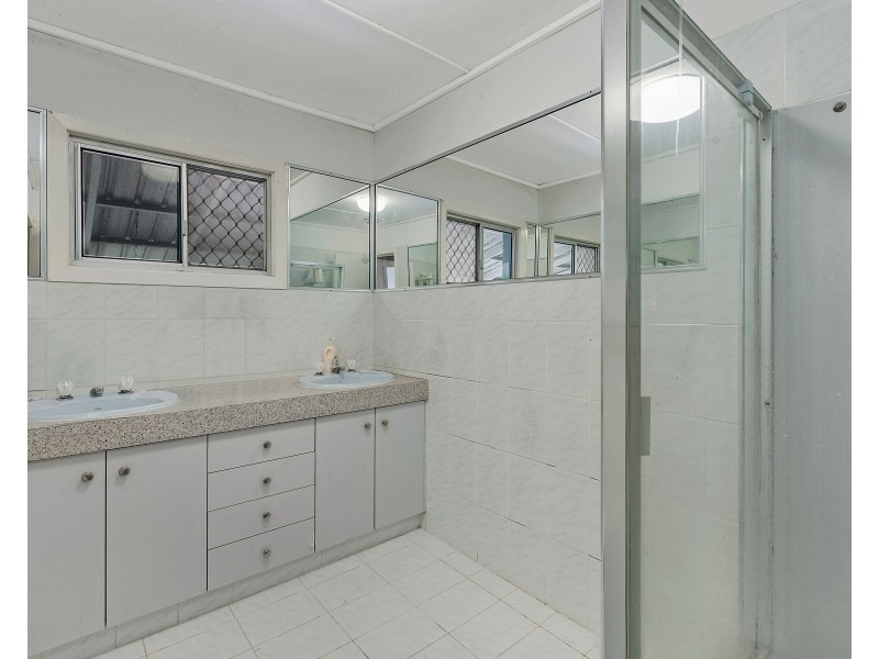 11 Bambarra Street, Southport QLD 4215