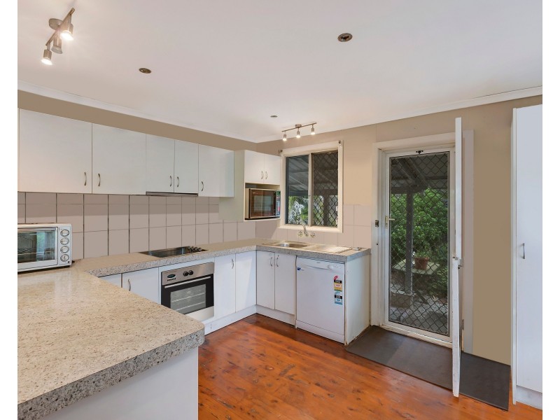 11 Bambarra Street, Southport QLD 4215