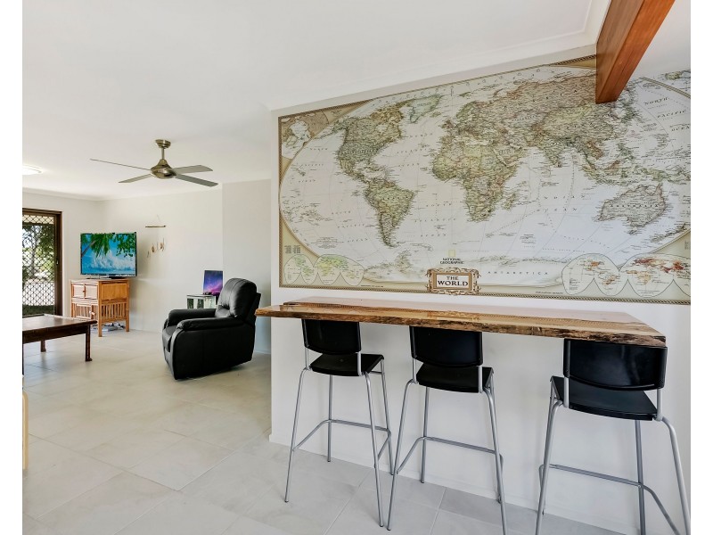 2/2 Senate Street, Labrador QLD 4215