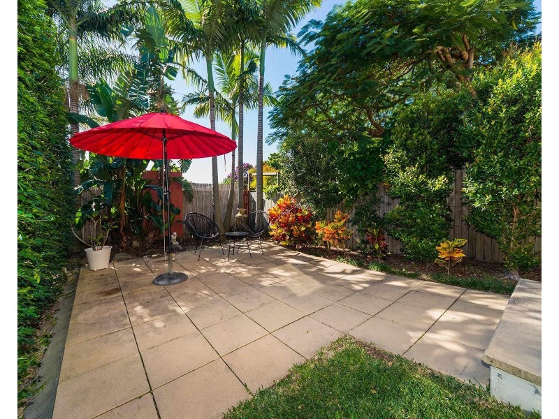 1/23 Deakin Avenue, Southport QLD 4215