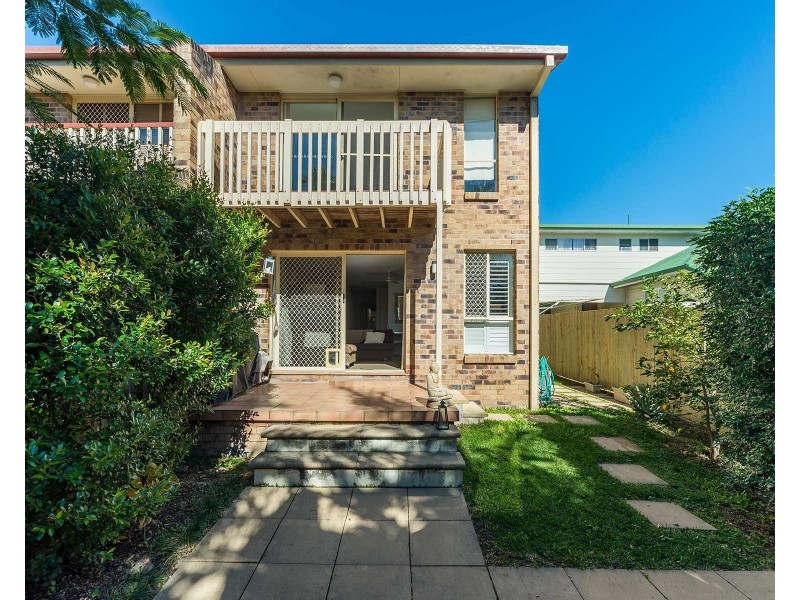 1/23 Deakin Avenue, Southport QLD 4215
