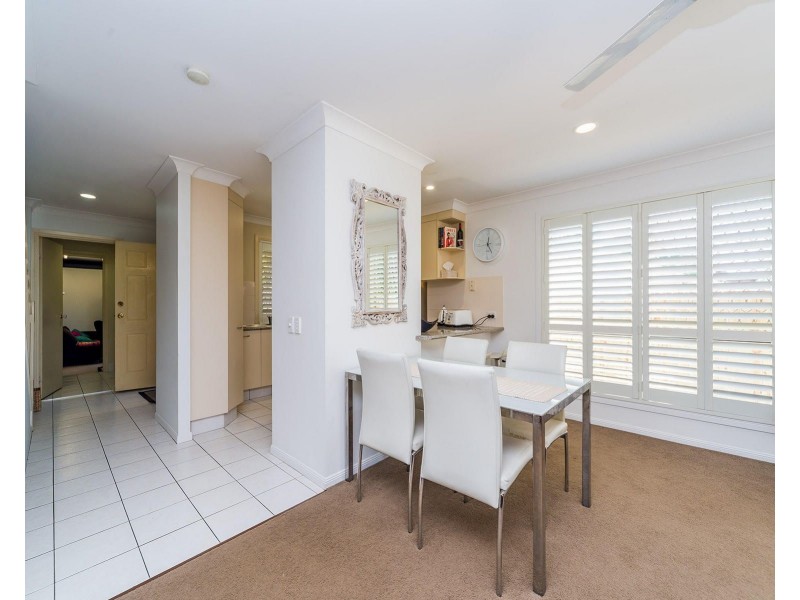 1/23 Deakin Avenue, Southport QLD 4215