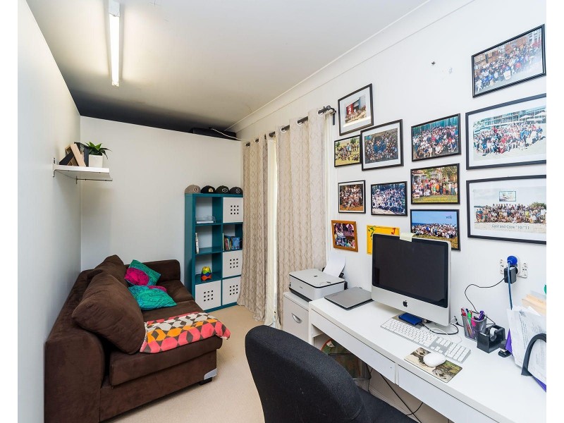 1/23 Deakin Avenue, Southport QLD 4215