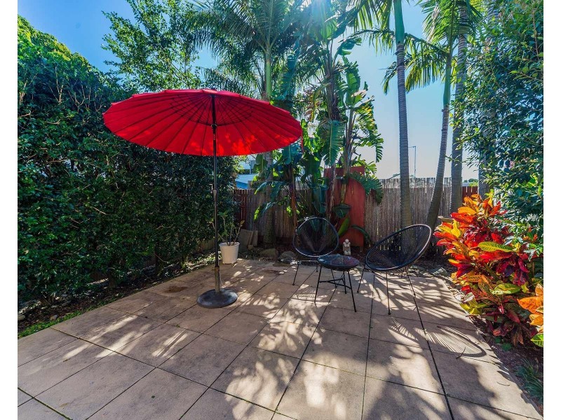 1/23 Deakin Avenue, Southport QLD 4215