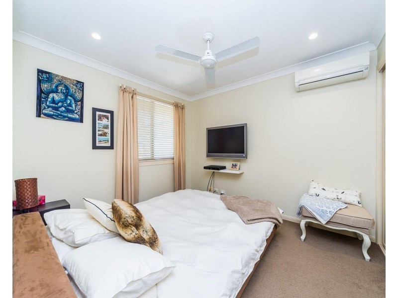 1/23 Deakin Avenue, Southport QLD 4215