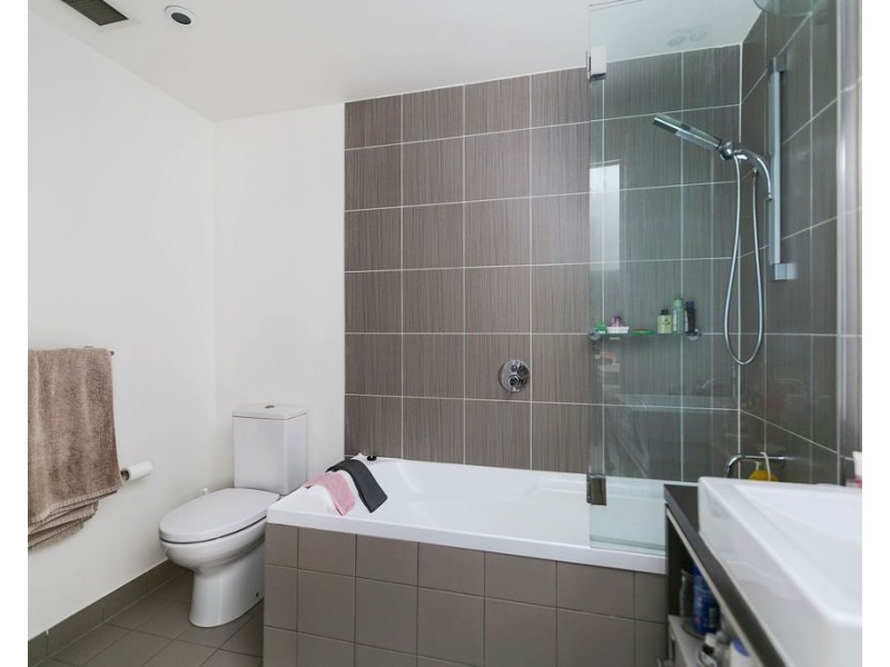 110/60 Riverwalk Avenue, Robina QLD 4226