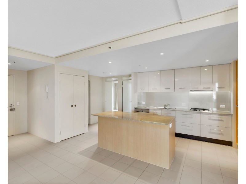 203/105 Scarborough Street, Southport QLD 4215