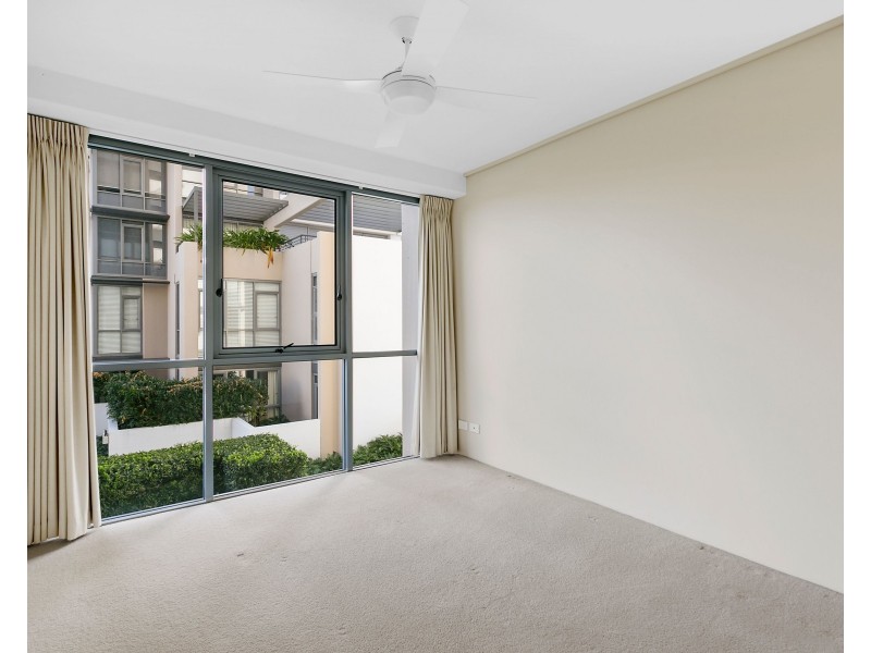 203/105 Scarborough Street, Southport QLD 4215