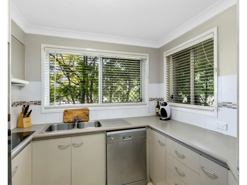 4/16 Whitby Street, Southport QLD 4215