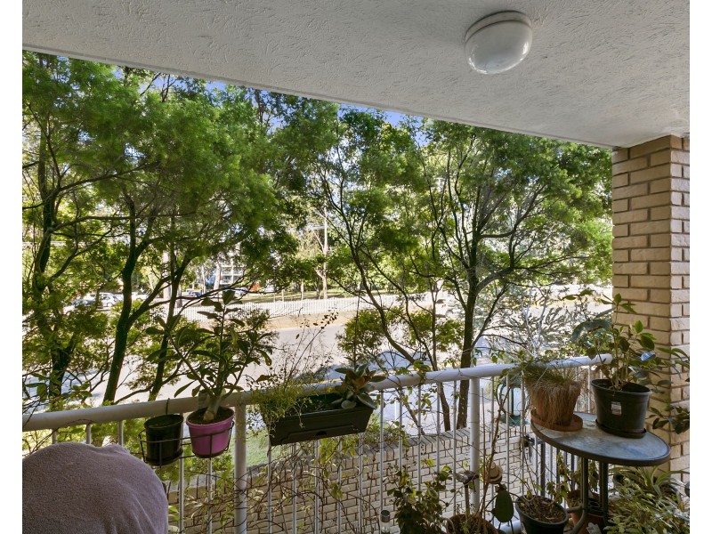 4/16 Whitby Street, Southport QLD 4215