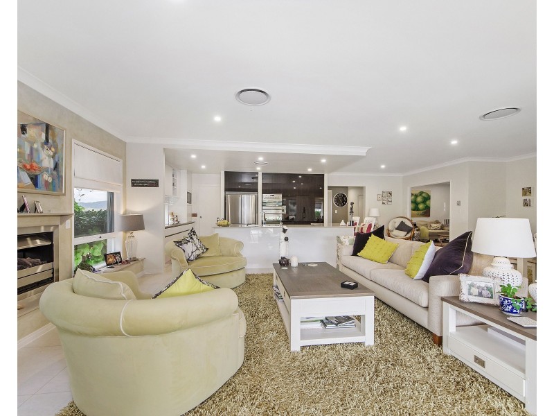 33 Northern Skies Terrace, Maudsland QLD 4210