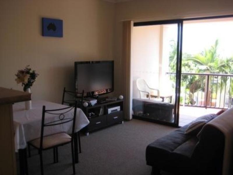 31 7 Barranbali Street, Chevron Island QLD 4217