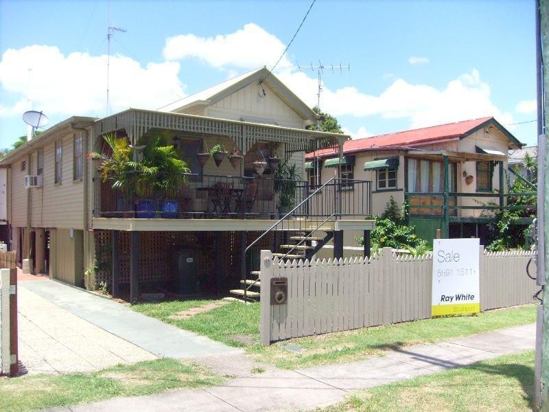 24 Central Street, Labrador QLD 4215