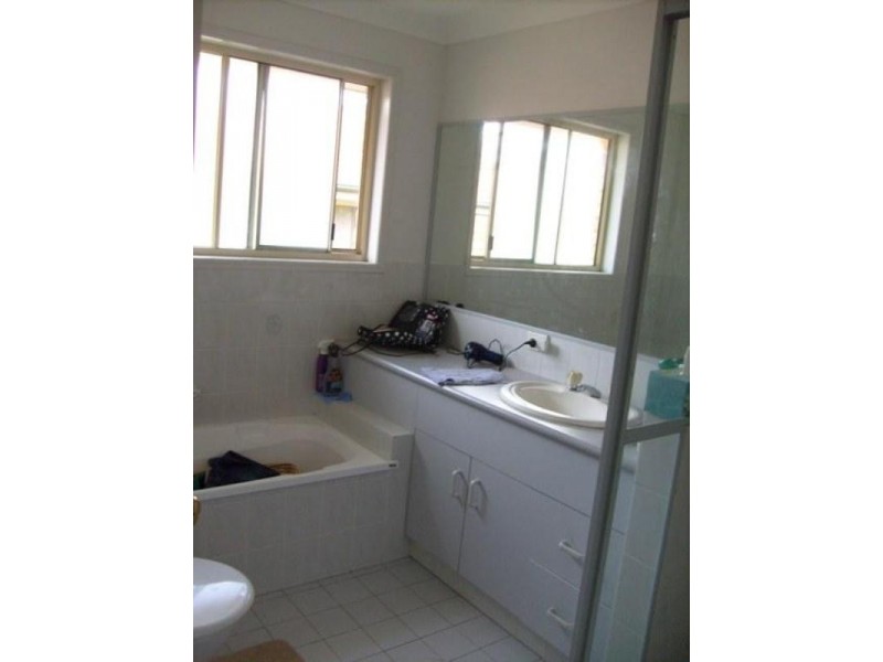 4/97 Pohlman Street, Southport QLD 4215