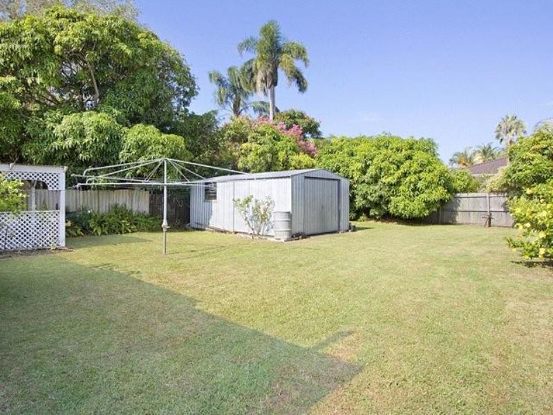 7 Geoffrey Avenue, Southport QLD 4215