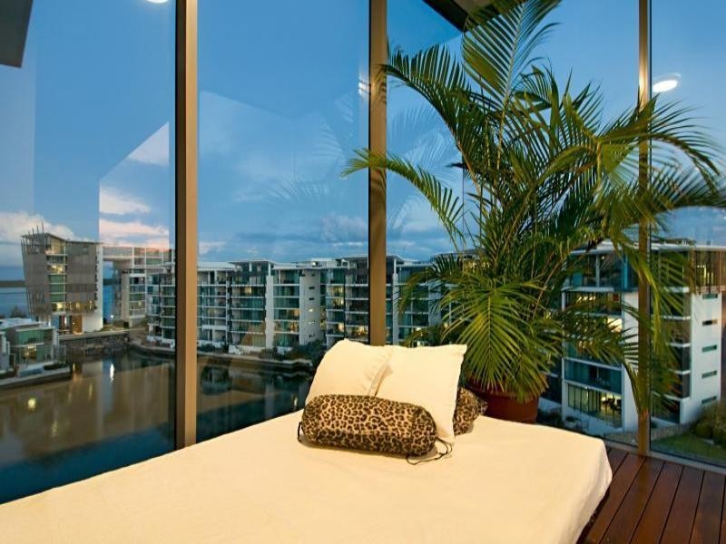 Paradise Point QLD 4216