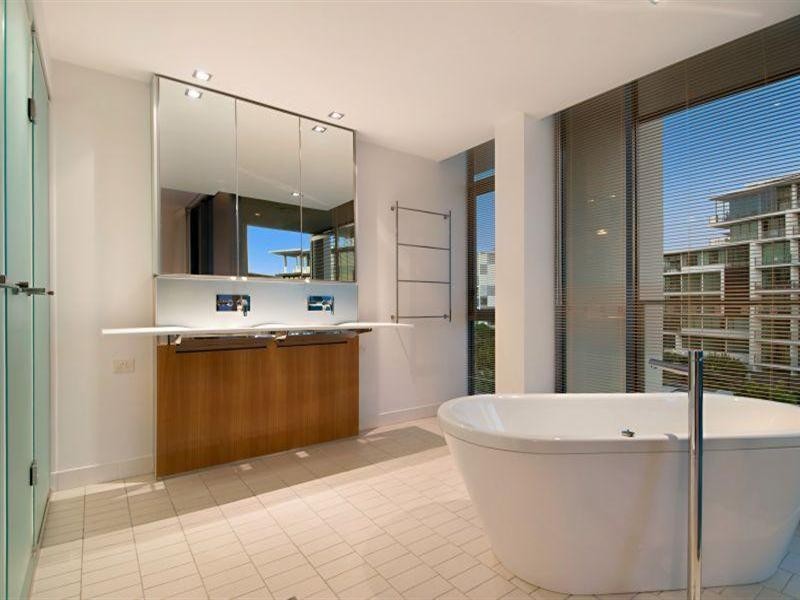 Paradise Point QLD 4216