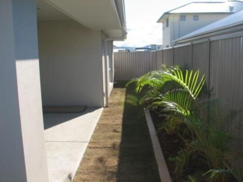 Hope Island QLD 4212