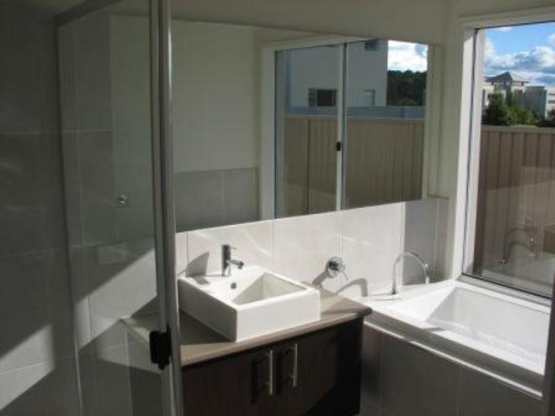 Hope Island QLD 4212