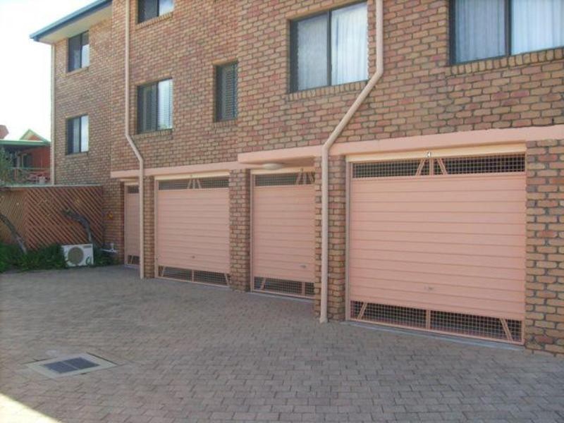 7 Omaroo. 14 Imperial Parade, Labrador QLD 4215