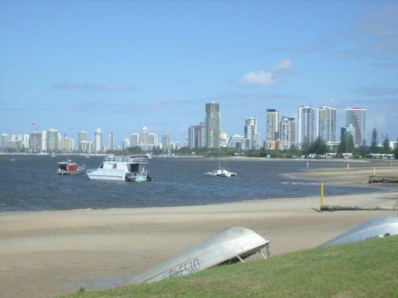 7 Omaroo. 14 Imperial Parade, Labrador QLD 4215