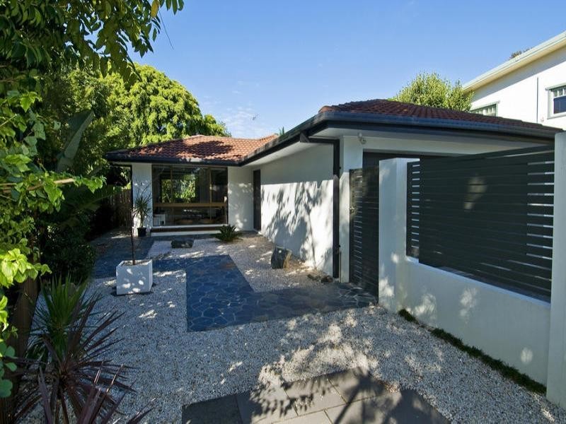 14 Eileen Avenue, Southport QLD 4215