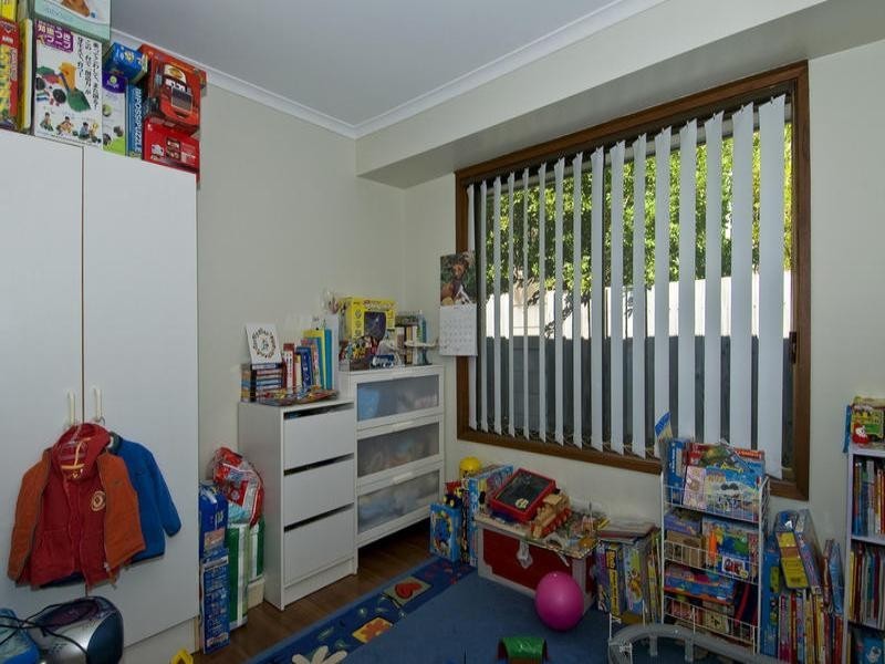 14 Eileen Avenue, Southport QLD 4215