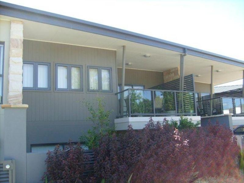 Varsity Lakes QLD 4227