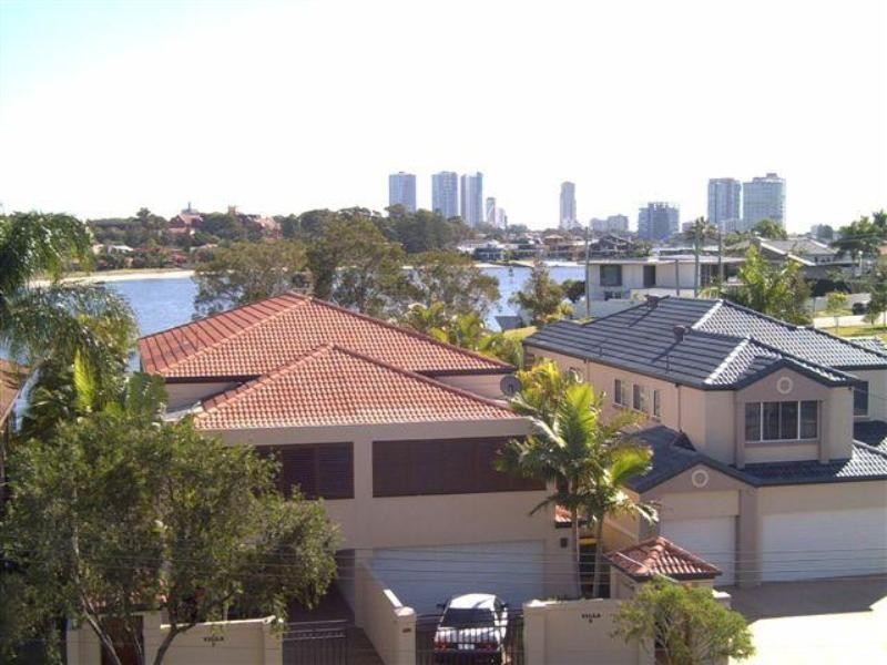 Chevron Island QLD 4217