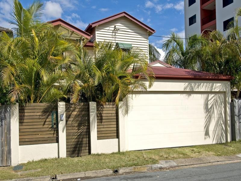 10 Little Norman Street, Southport QLD 4215