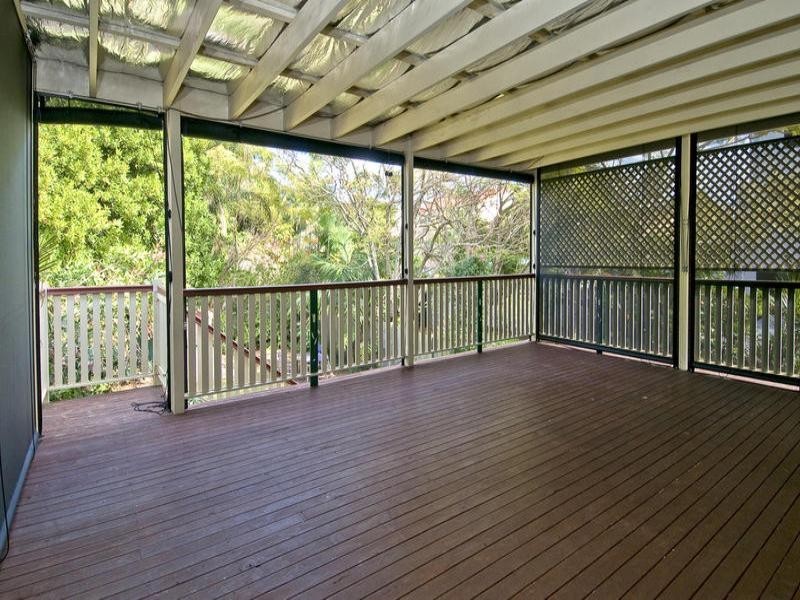 10 Little Norman Street, Southport QLD 4215