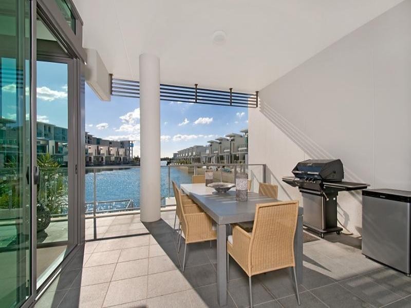 Paradise Point QLD 4216