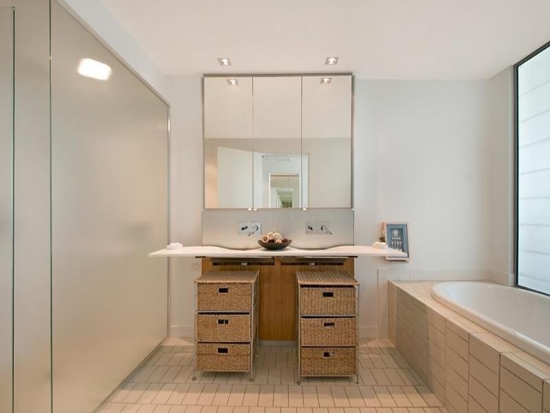 Paradise Point QLD 4216