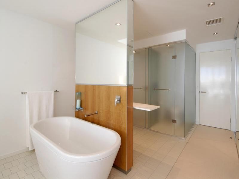 Paradise Point QLD 4216