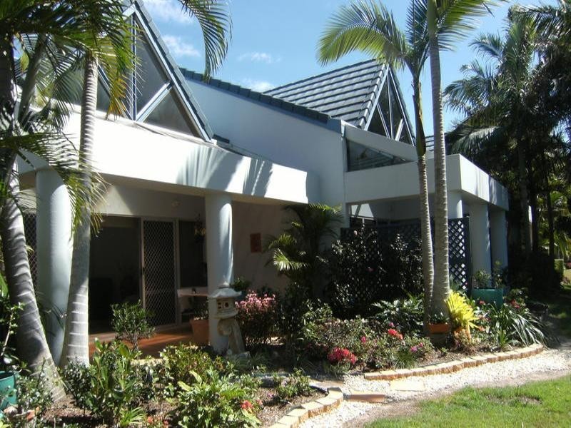 38 Cranston Villa 2, 125 Santa Cruz Boulevard, Clear Island Waters QLD 4226