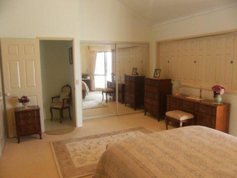 38 Cranston Villa 2, 125 Santa Cruz Boulevard, Clear Island Waters QLD 4226