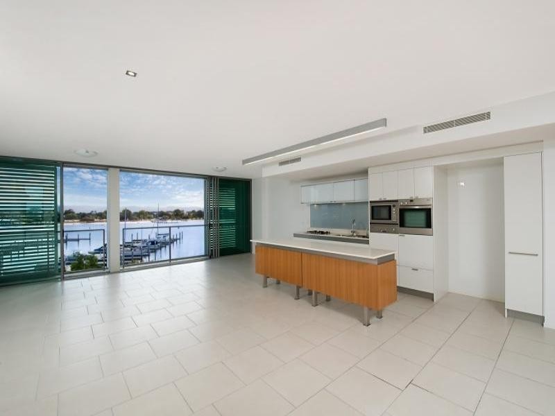 Paradise Point QLD 4216