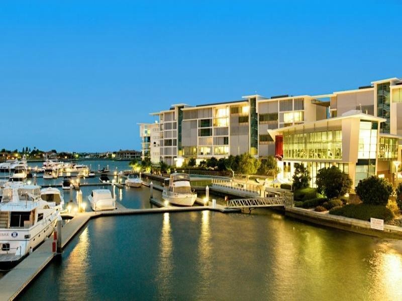 Paradise Point QLD 4216