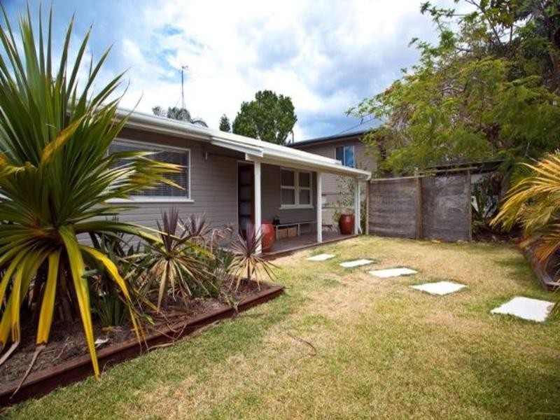 13 Palmer Drive, Labrador QLD 4215