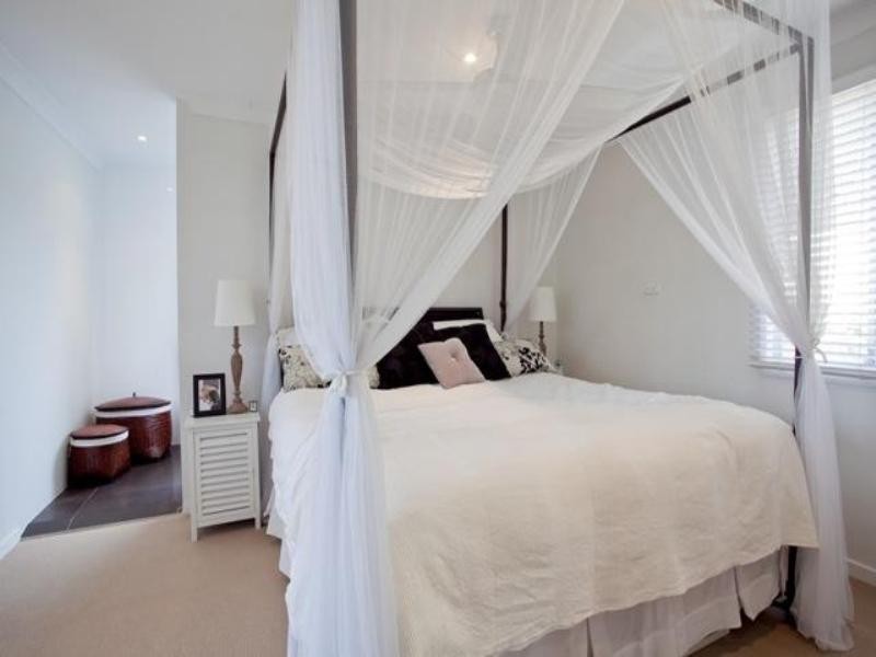 13 Palmer Drive, Labrador QLD 4215