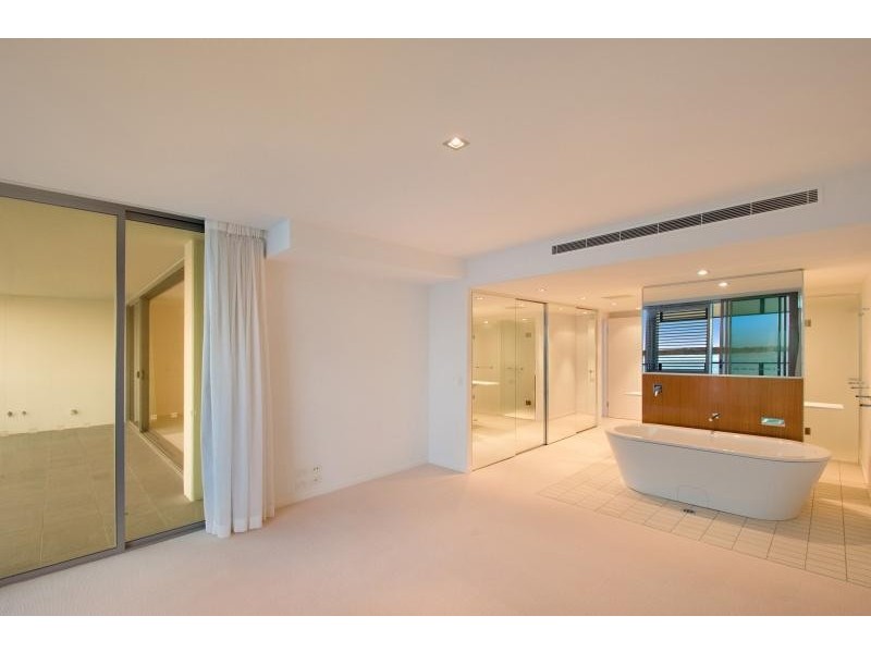 Paradise Point QLD 4216