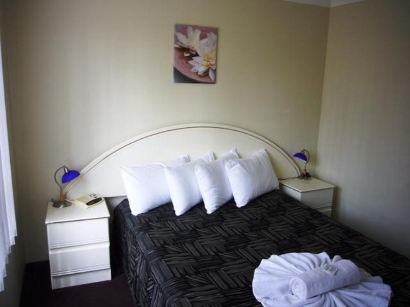 Chevron Island QLD 4217